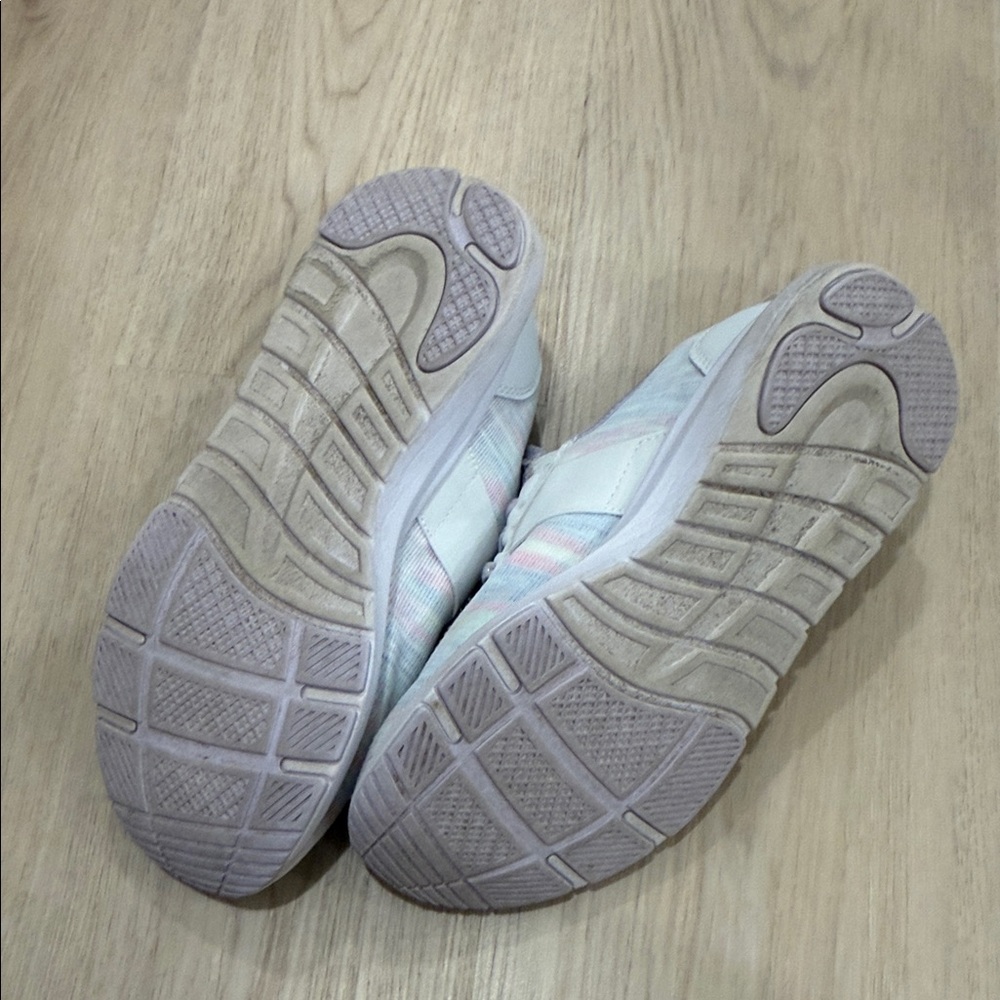 Freely 8 Pastel Knit Sneakers - Light Lavender Multi - Picture 8 of 8